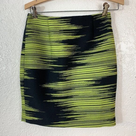 Worth Neon Green and Black Pencil Skirt Si… - Picture 1 of 9